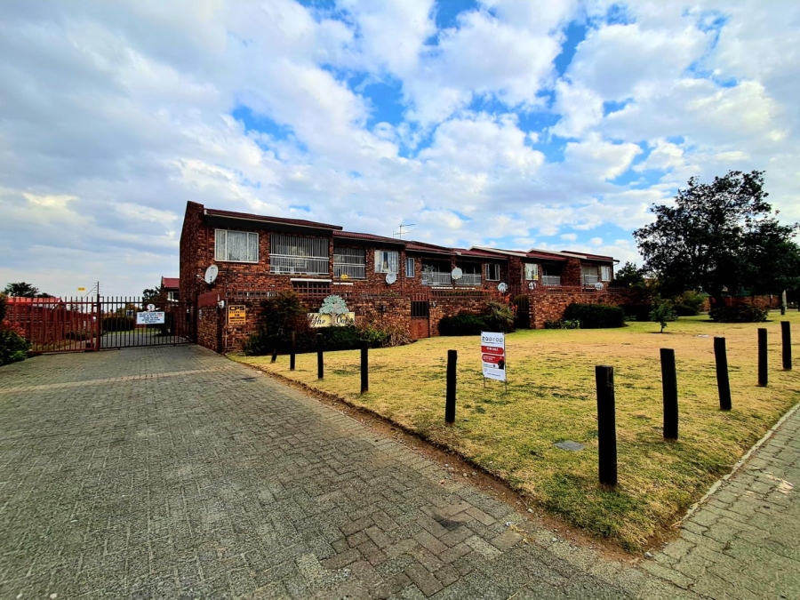 3 Bedroom Property for Sale in Brackenhurst Gauteng