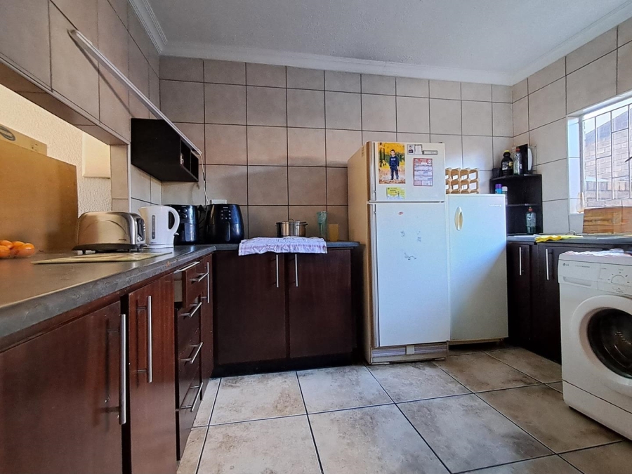 3 Bedroom Property for Sale in Brackenhurst Gauteng