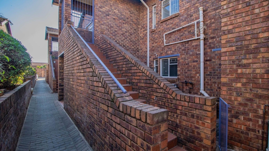 2 Bedroom Property for Sale in Beyerspark Gauteng