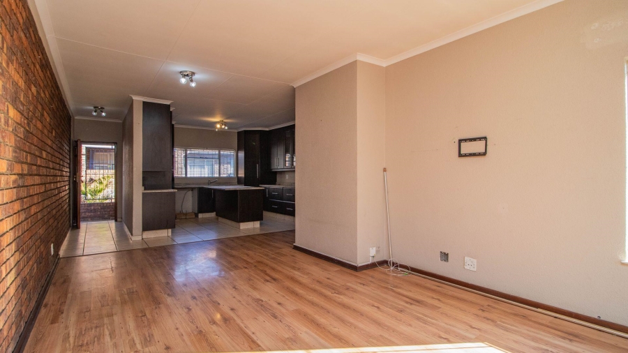 2 Bedroom Property for Sale in Beyerspark Gauteng