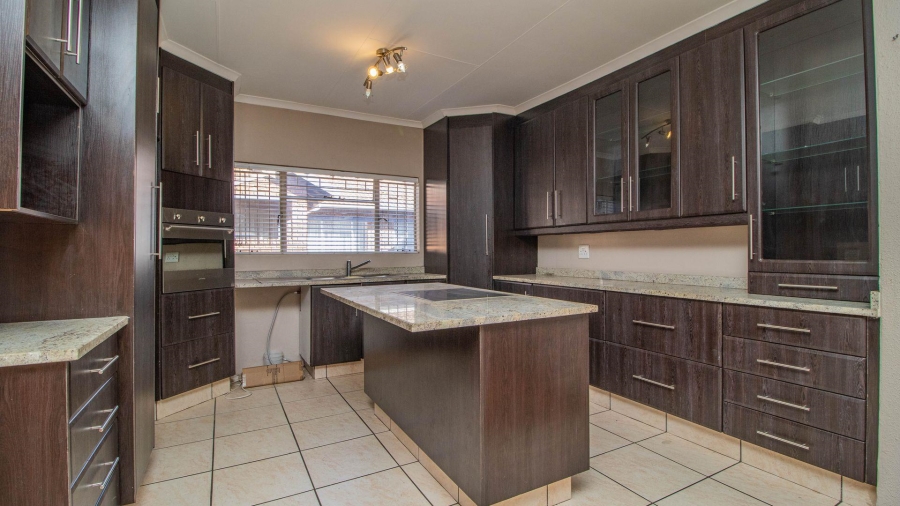 2 Bedroom Property for Sale in Beyerspark Gauteng