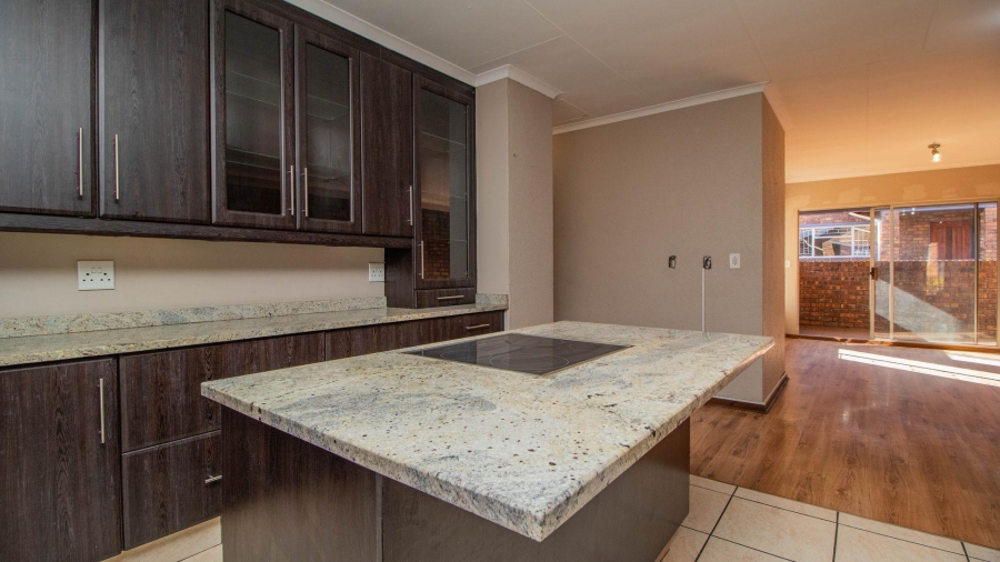 2 Bedroom Property for Sale in Beyerspark Gauteng