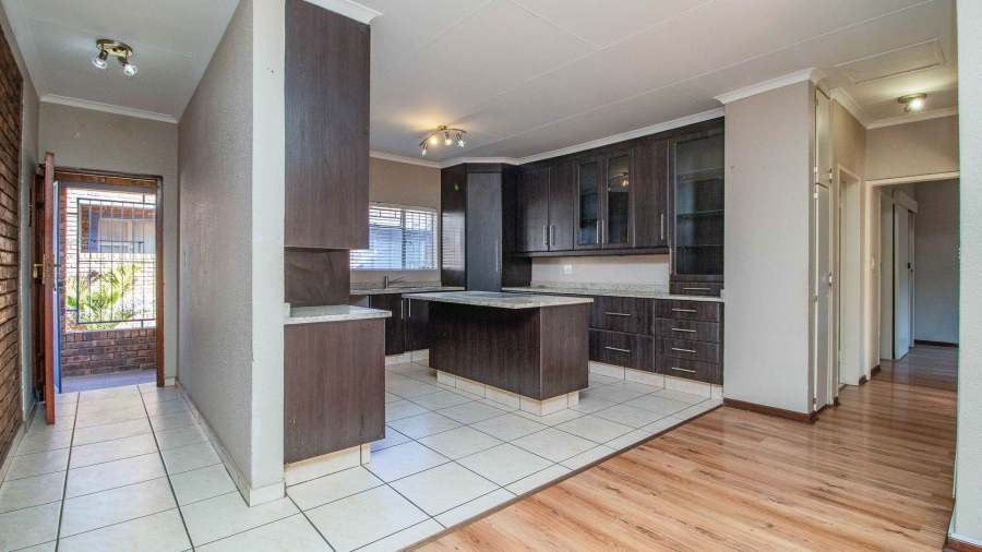 2 Bedroom Property for Sale in Beyerspark Gauteng