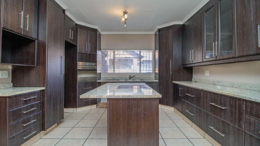 2 Bedroom Property for Sale in Beyerspark Gauteng