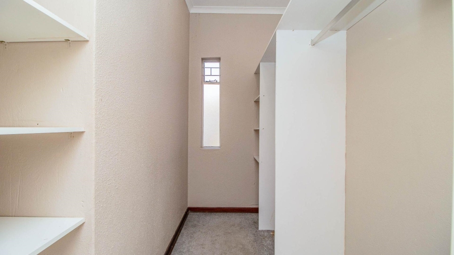 2 Bedroom Property for Sale in Beyerspark Gauteng