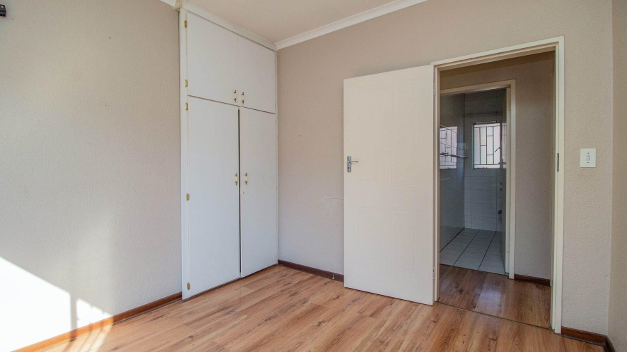 2 Bedroom Property for Sale in Beyerspark Gauteng