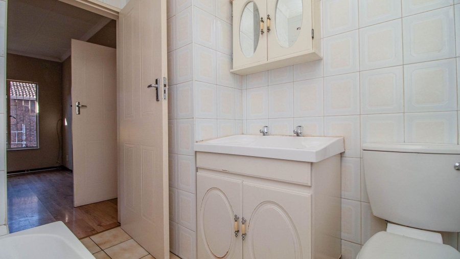 2 Bedroom Property for Sale in Beyerspark Gauteng