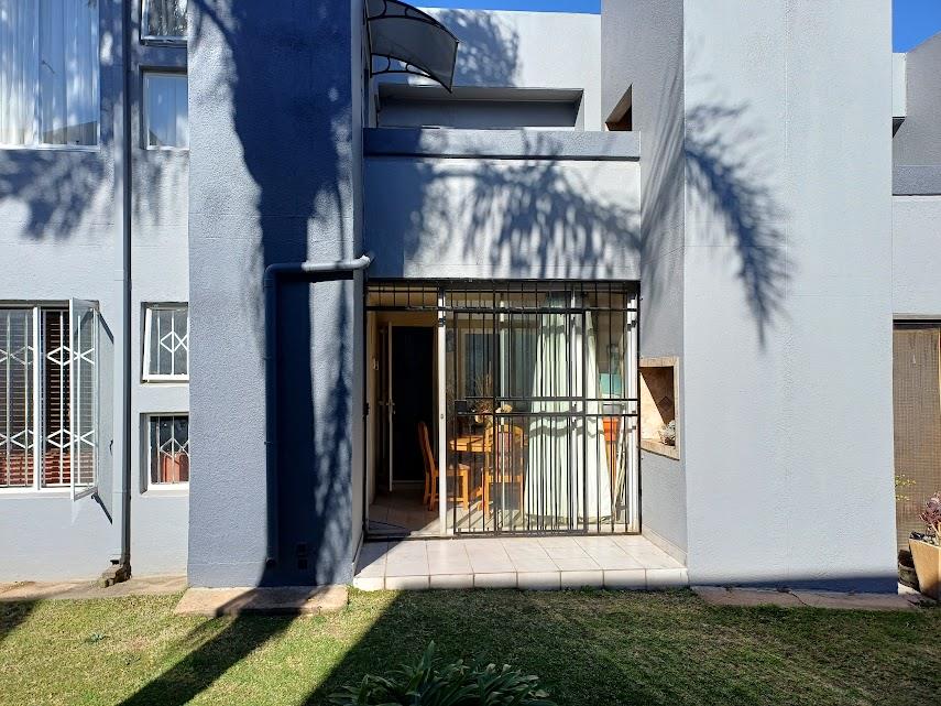2 Bedroom Property for Sale in Mulbarton Gauteng