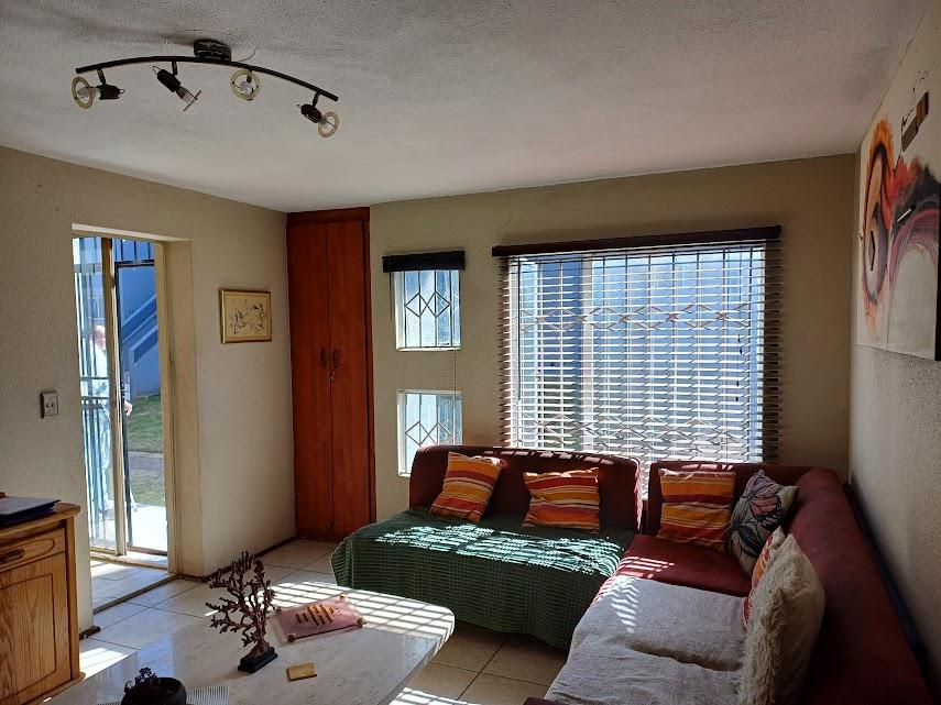 2 Bedroom Property for Sale in Mulbarton Gauteng