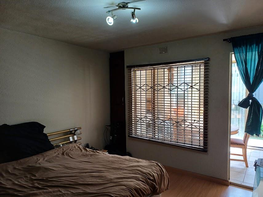 2 Bedroom Property for Sale in Mulbarton Gauteng
