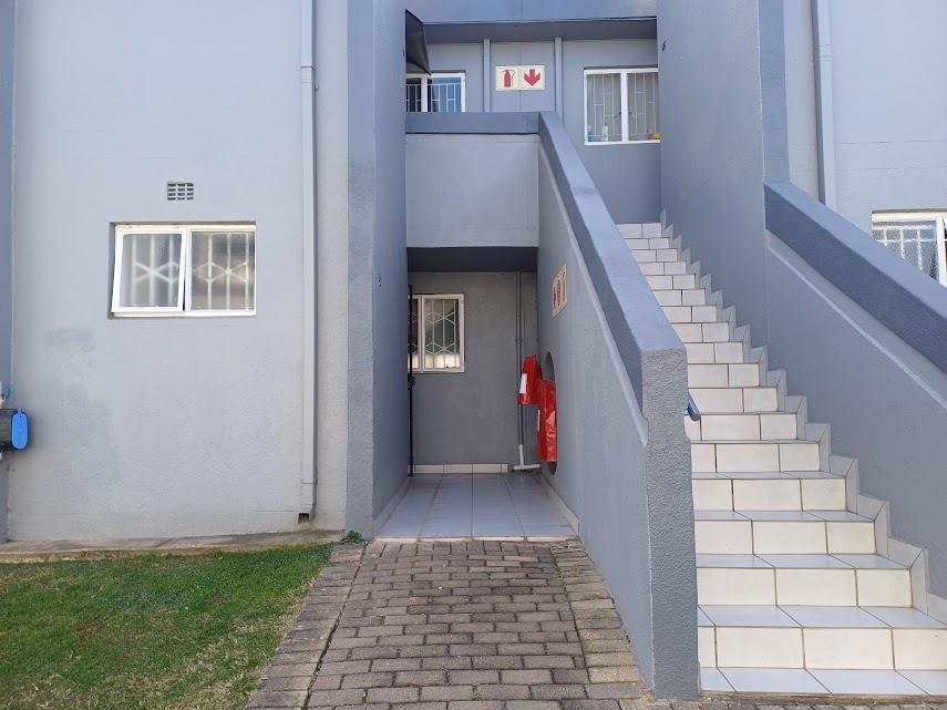 2 Bedroom Property for Sale in Mulbarton Gauteng