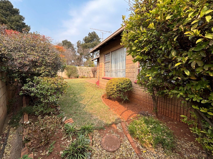 To Let 3 Bedroom Property for Rent in Lindhaven Gauteng