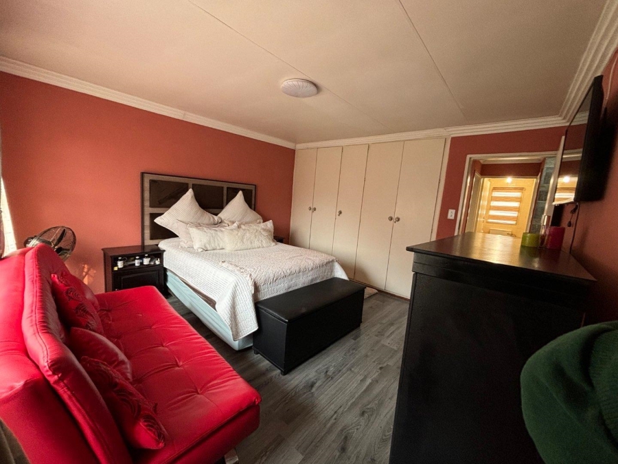 To Let 3 Bedroom Property for Rent in Lindhaven Gauteng