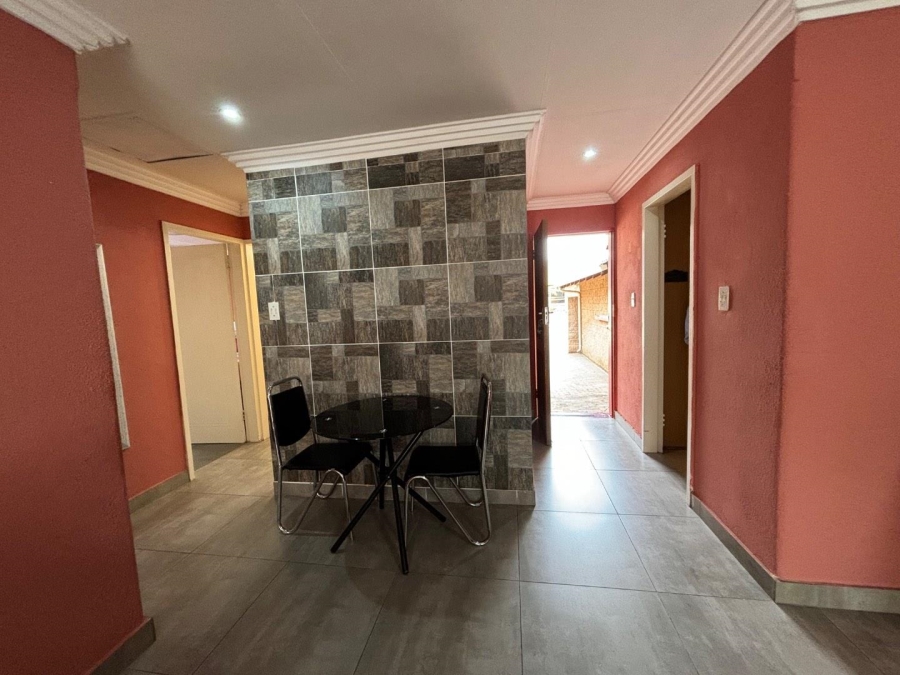 To Let 3 Bedroom Property for Rent in Lindhaven Gauteng