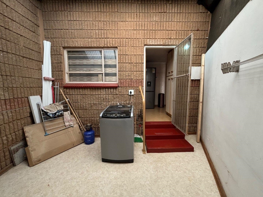 To Let 3 Bedroom Property for Rent in Lindhaven Gauteng