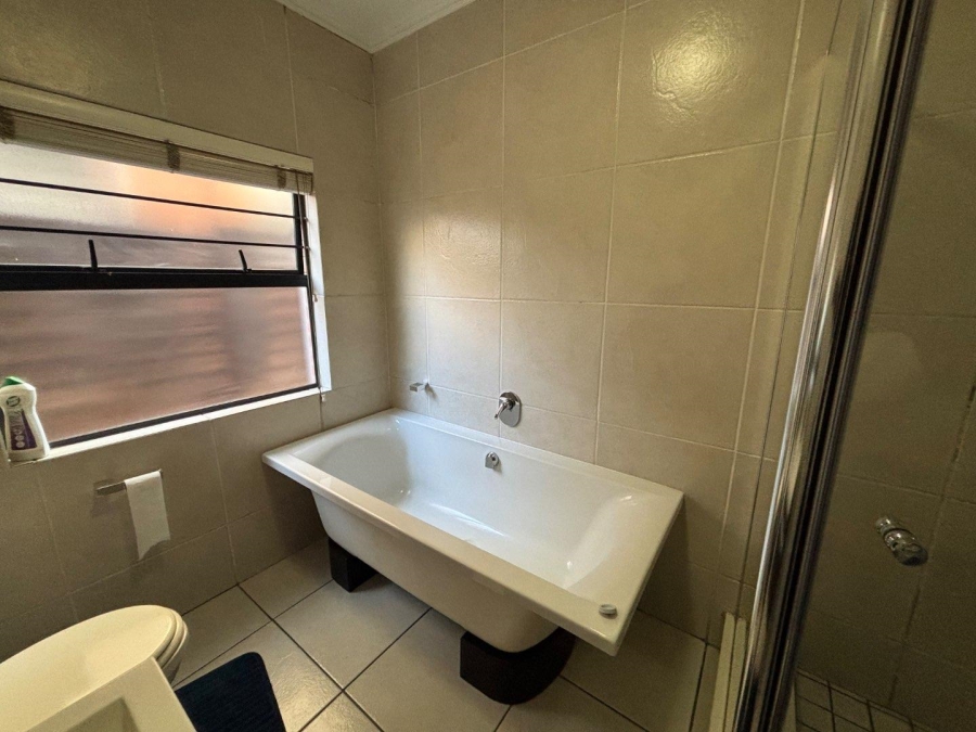 To Let 3 Bedroom Property for Rent in Fourways Gauteng