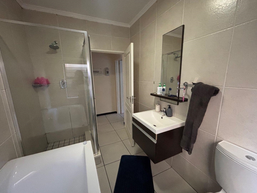 To Let 3 Bedroom Property for Rent in Fourways Gauteng