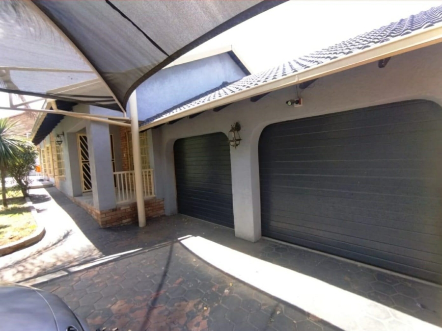 3 Bedroom Property for Sale in Garsfontein Gauteng