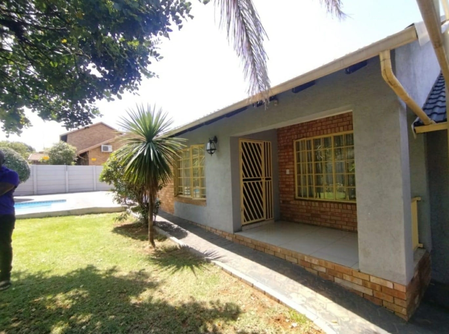 3 Bedroom Property for Sale in Garsfontein Gauteng