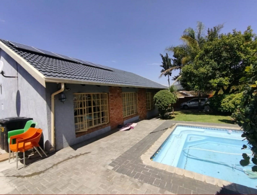 3 Bedroom Property for Sale in Garsfontein Gauteng