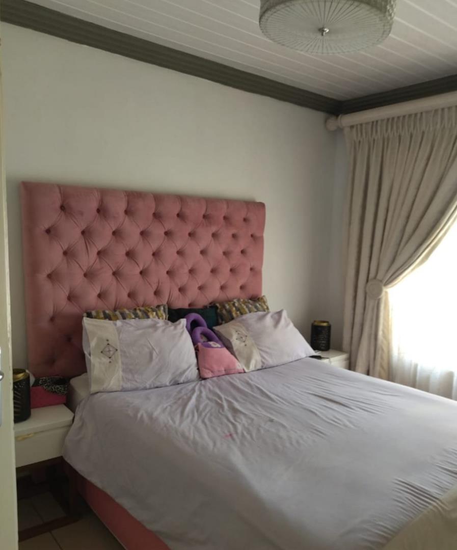 3 Bedroom Property for Sale in Garsfontein Gauteng