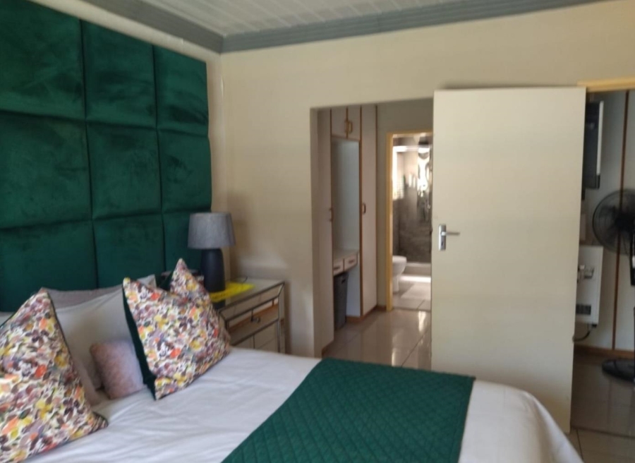 3 Bedroom Property for Sale in Garsfontein Gauteng