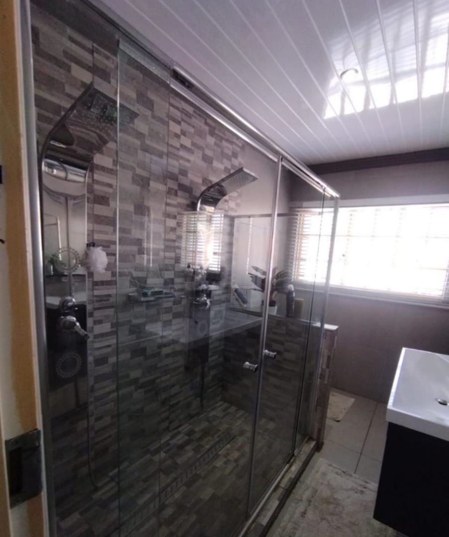 3 Bedroom Property for Sale in Garsfontein Gauteng