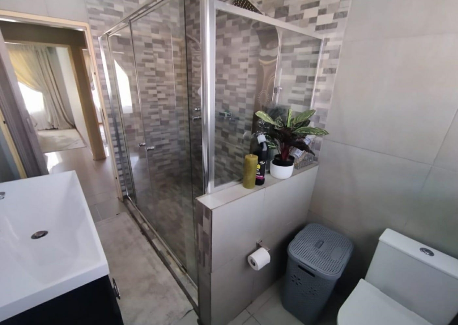 3 Bedroom Property for Sale in Garsfontein Gauteng