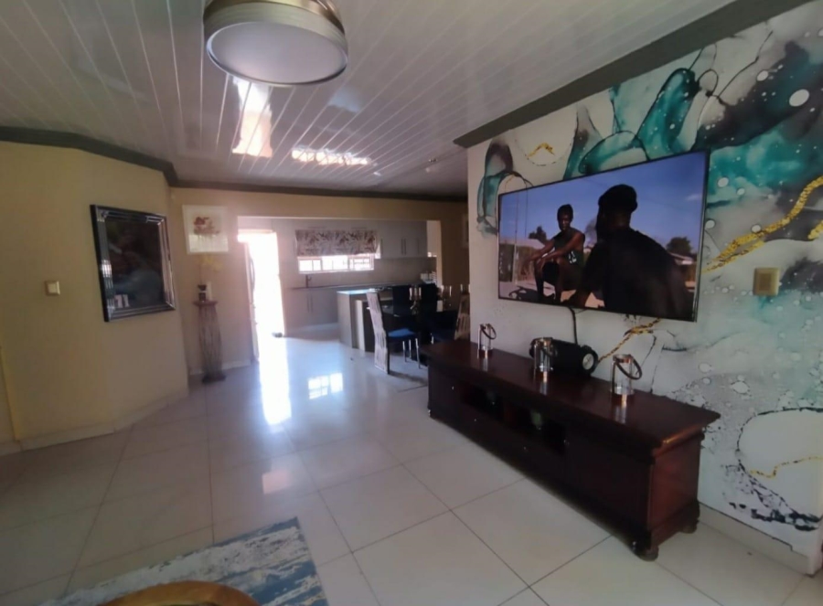 3 Bedroom Property for Sale in Garsfontein Gauteng