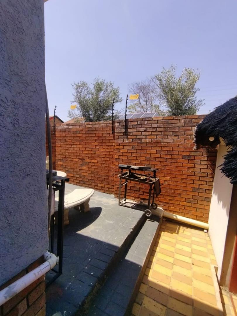 3 Bedroom Property for Sale in Garsfontein Gauteng