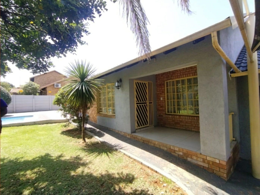 3 Bedroom Property for Sale in Garsfontein Gauteng