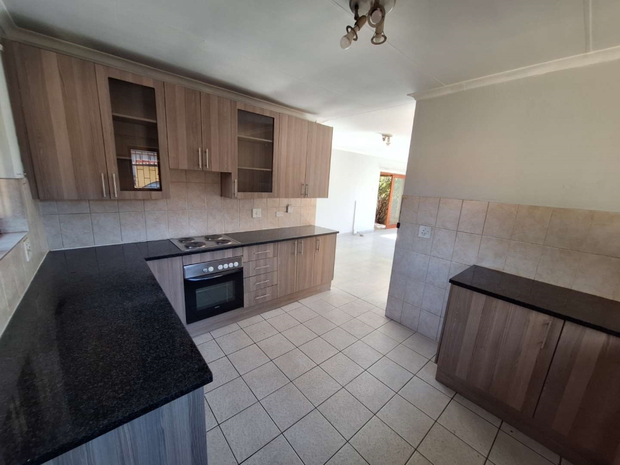 To Let 3 Bedroom Property for Rent in Randburg Gauteng