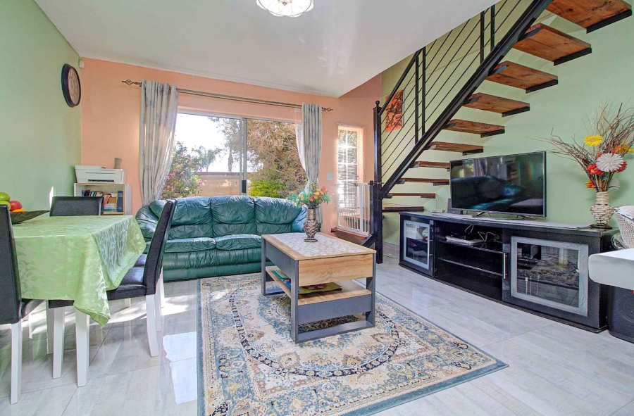3 Bedroom Property for Sale in Honeydew Ridge Gauteng
