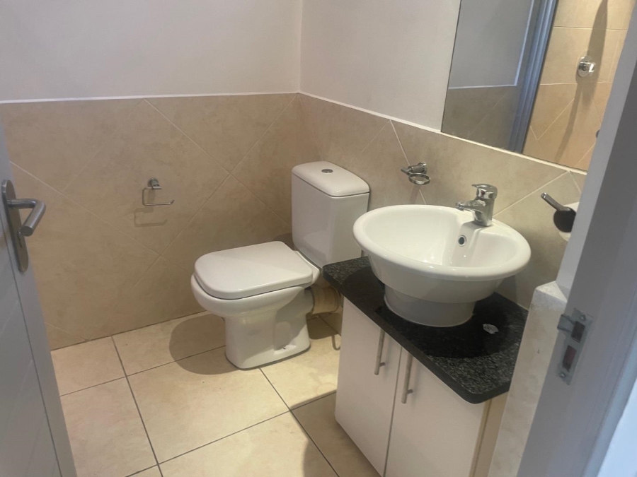 To Let 2 Bedroom Property for Rent in Melrose North Gauteng