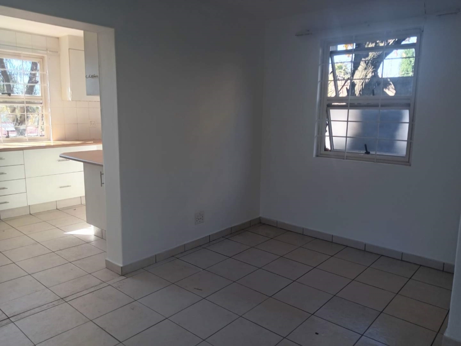 To Let 2 Bedroom Property for Rent in Orange Grove Gauteng