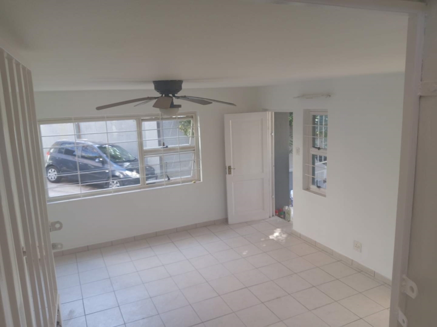 To Let 2 Bedroom Property for Rent in Orange Grove Gauteng