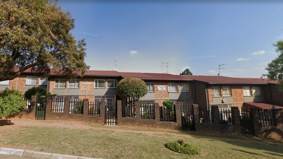 2 Bedroom Property for Sale in South Crest Gauteng