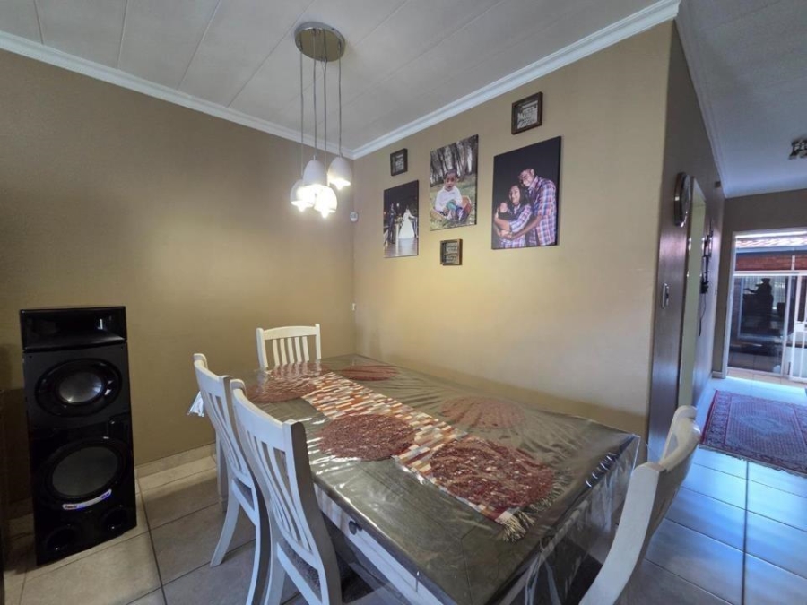 2 Bedroom Property for Sale in South Crest Gauteng