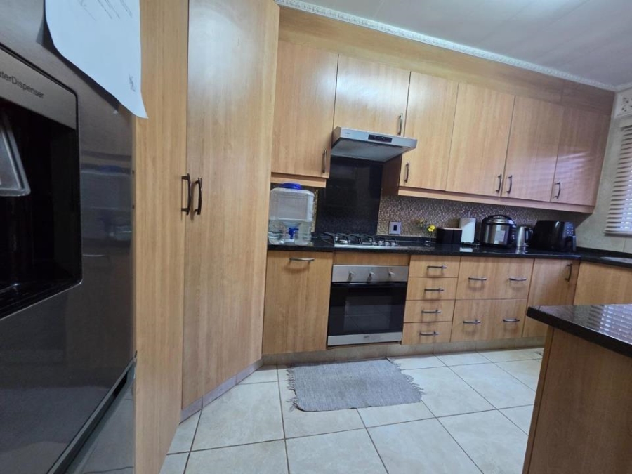 2 Bedroom Property for Sale in South Crest Gauteng