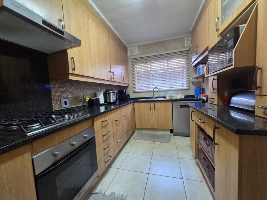 2 Bedroom Property for Sale in South Crest Gauteng
