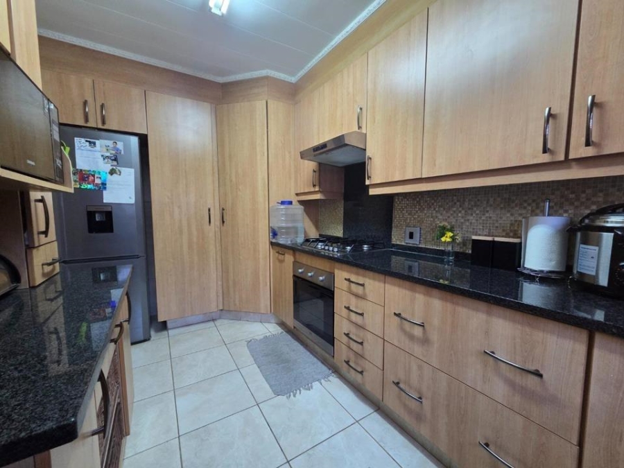 2 Bedroom Property for Sale in South Crest Gauteng