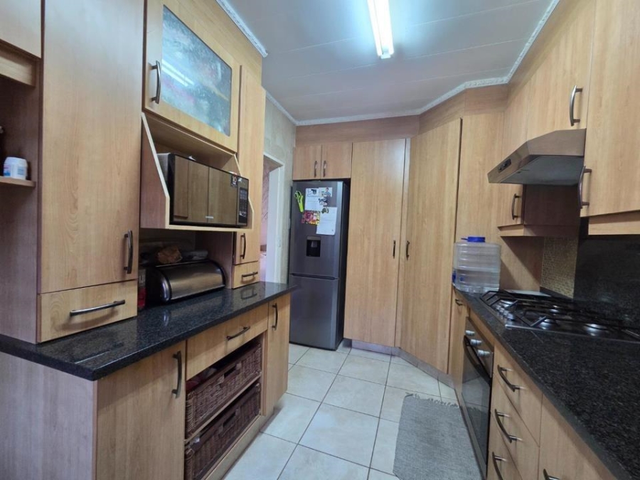2 Bedroom Property for Sale in South Crest Gauteng