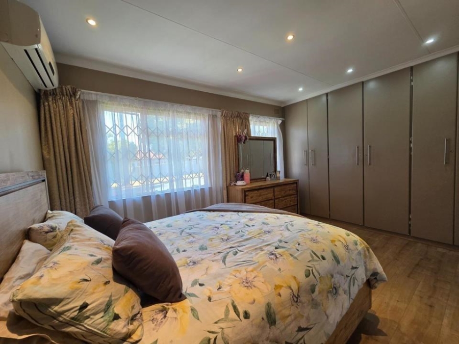 2 Bedroom Property for Sale in South Crest Gauteng