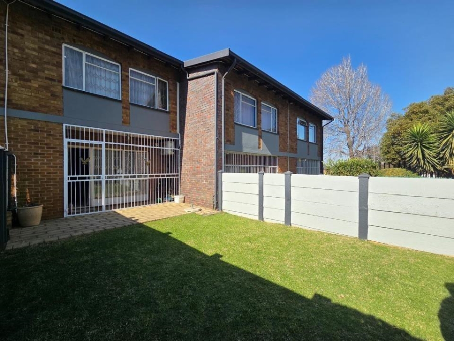 2 Bedroom Property for Sale in South Crest Gauteng