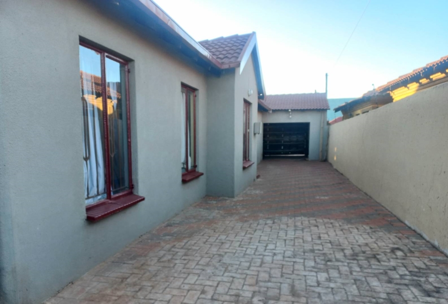 3 Bedroom Property for Sale in Dawn Park Gauteng