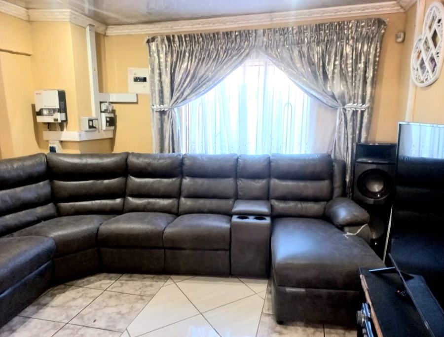 3 Bedroom Property for Sale in Dawn Park Gauteng