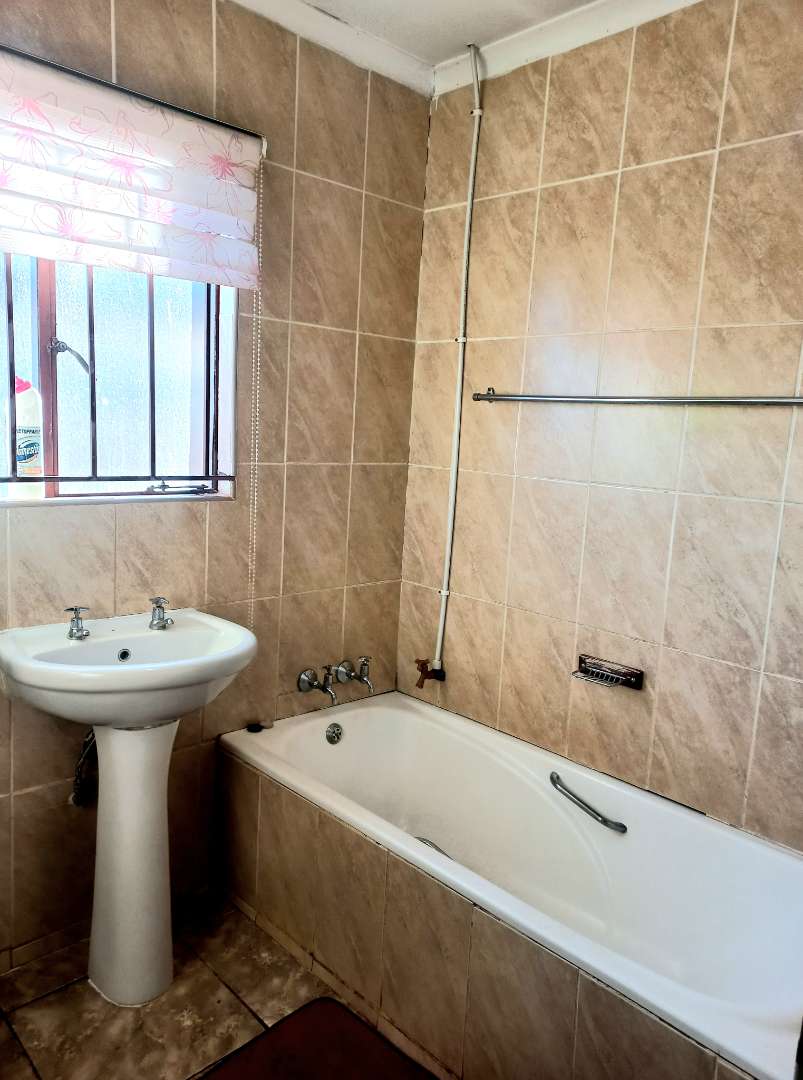 3 Bedroom Property for Sale in Dawn Park Gauteng