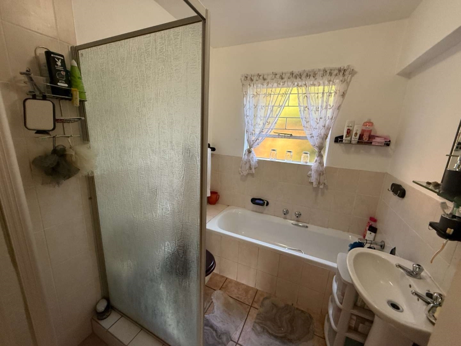 To Let 3 Bedroom Property for Rent in Radiokop Gauteng