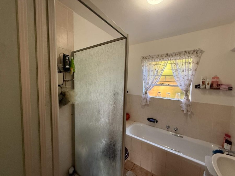 To Let 3 Bedroom Property for Rent in Radiokop Gauteng