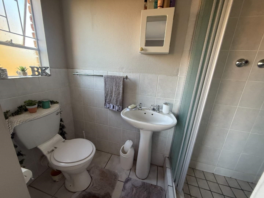 To Let 3 Bedroom Property for Rent in Radiokop Gauteng